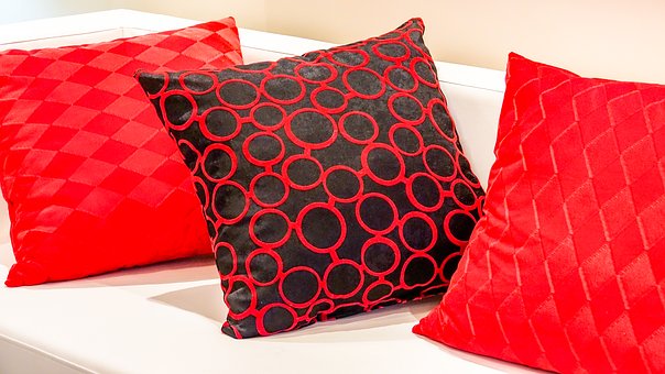 pillow-2092155__340.jpg